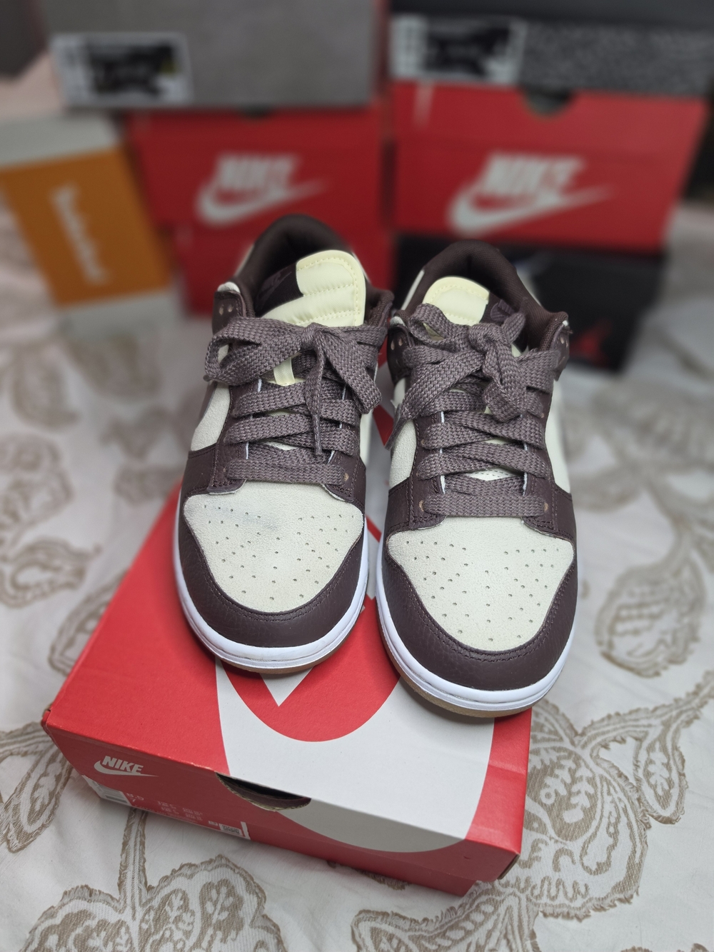 Women's Nike Dunks Brown/Cream | Size Women's 8.5 - Picture 2 of 6